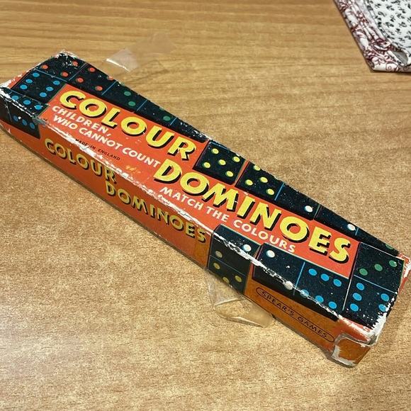 Colour Dominoes game in box. Vintage. - Picture 1 of 4